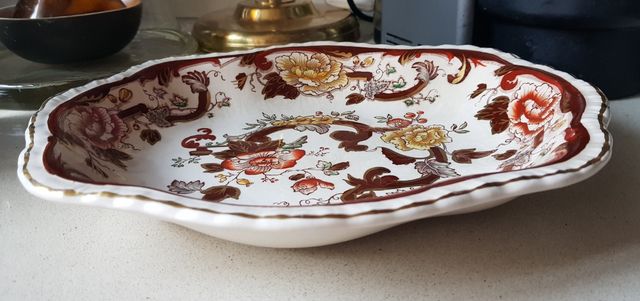 FUENTE OVALADA "BROWN VELVET"  23,5×25cm