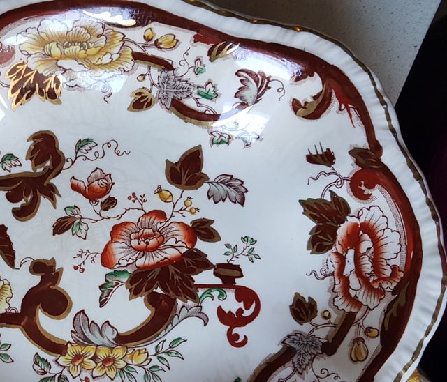 FUENTE OVALADA "BROWN VELVET"  23,5×25cm