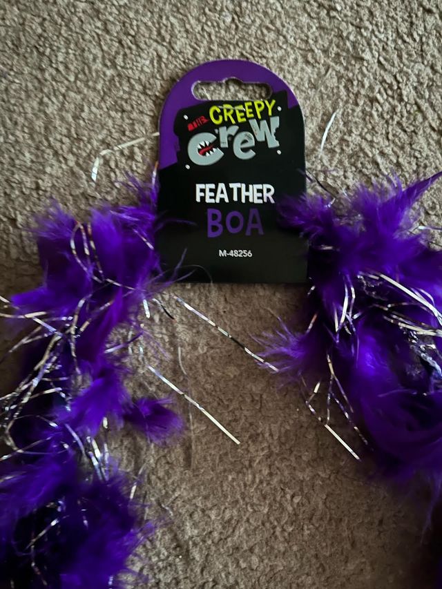 BOA DE PLUMAS MORADA DE 1,5 M