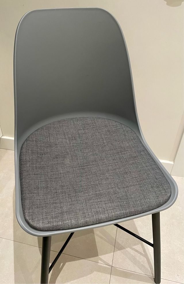 Silla patas metálicas y asiento polipropileno