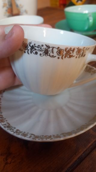 Tazas porcelana blanca y dorada