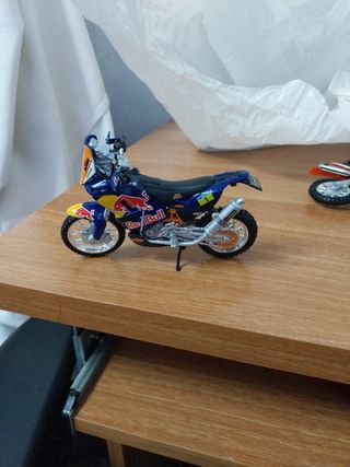 Moto de juguete de colección ktm burago