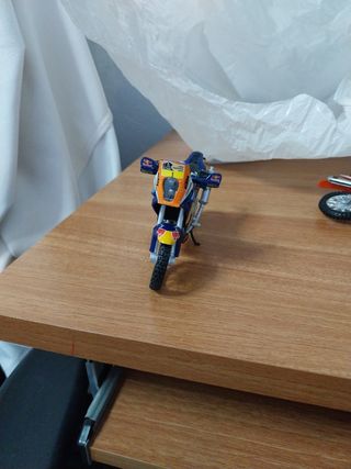 Moto de juguete de colección ktm burago