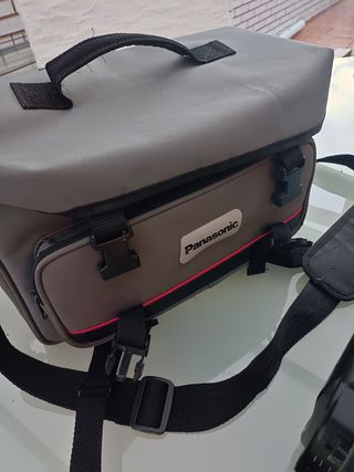 Cámara de video y funda