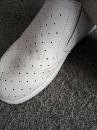 Zueco sanitario. Comfeet