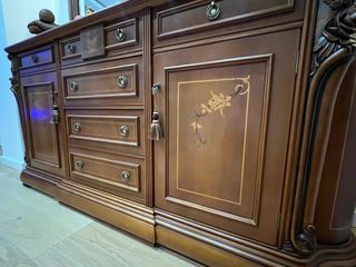 Aparador y espejo