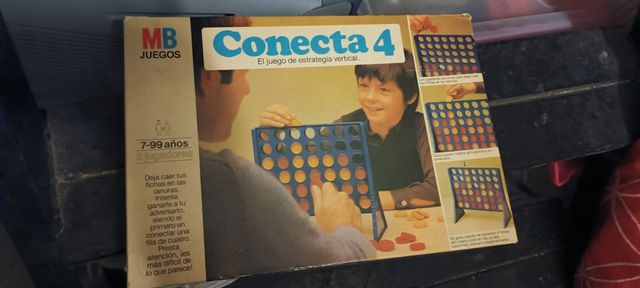 Conecta 4 retro 80s
