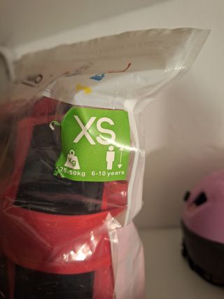 Protecciones y casco Decathlon