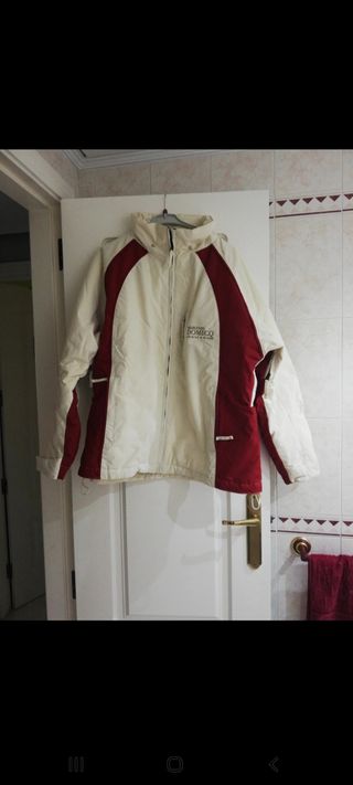 Talla M , chaqueta, pluma nieve