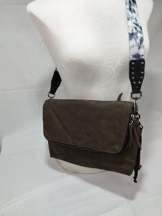 Bolso desigual mediano 