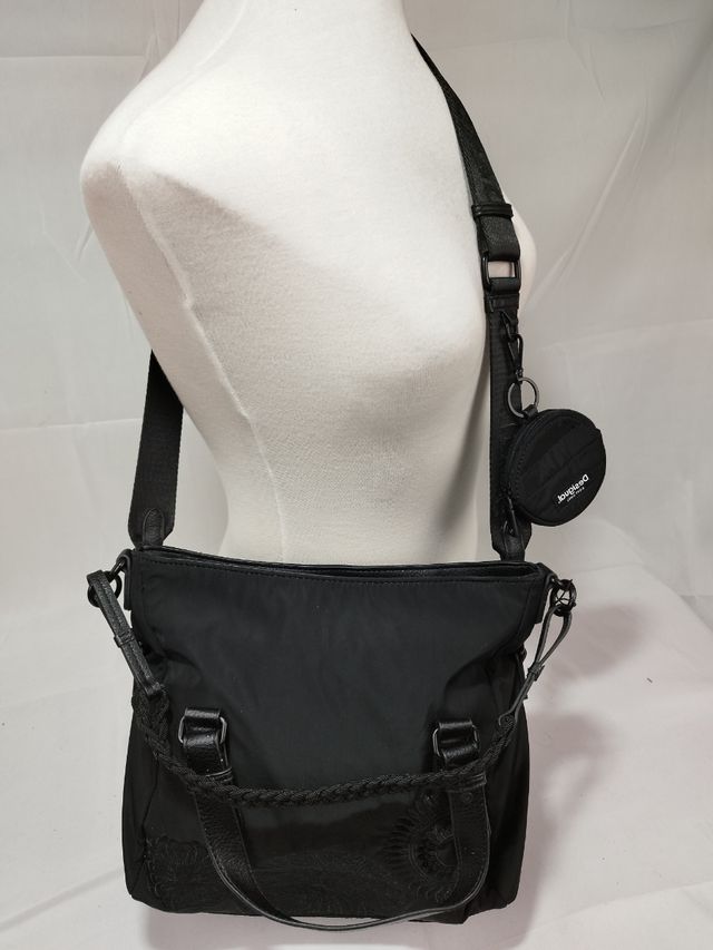 Bolso desigual negro