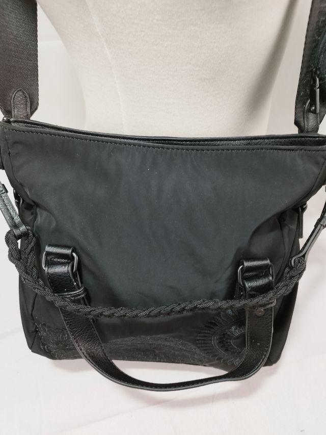 Bolso desigual negro