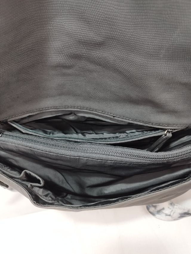 Bolso desigual negro