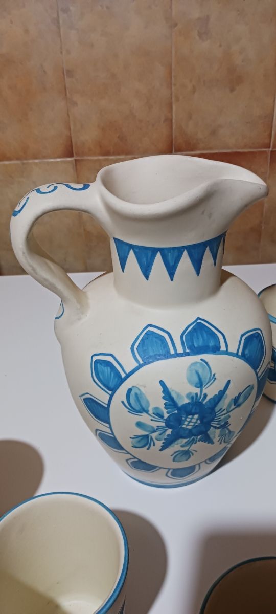 Jarrón y 6 vasos de cerámica