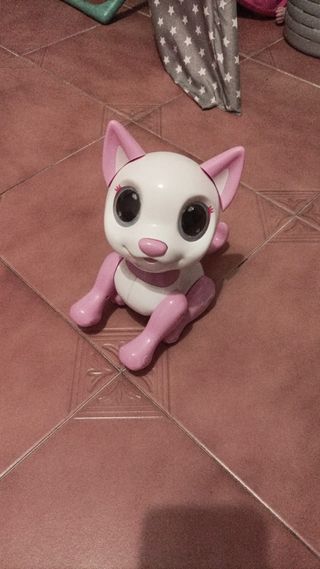 Gato interactivo rosa