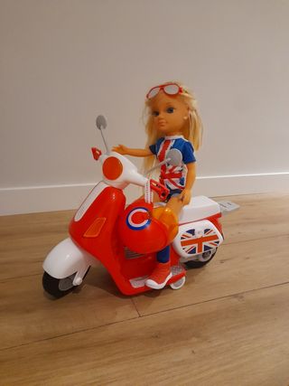 Muñeca Nancy en moto por Londres