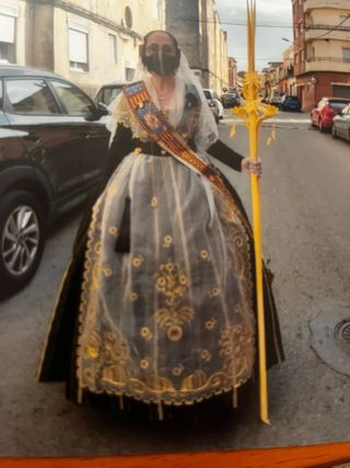 traje de fallera ala antiga , 