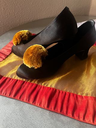 traje de fallera ala antiga , 