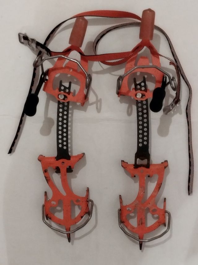 CRAMPONES PETZL DART CON TALONERAS
