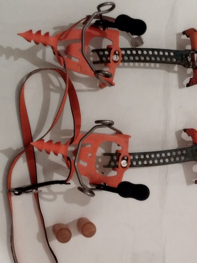 CRAMPONES PETZL DART CON TALONERAS