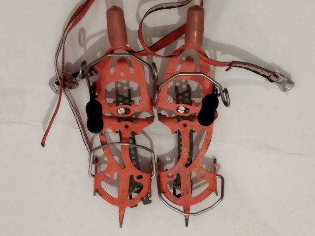 CRAMPONES PETZL DART CON TALONERAS