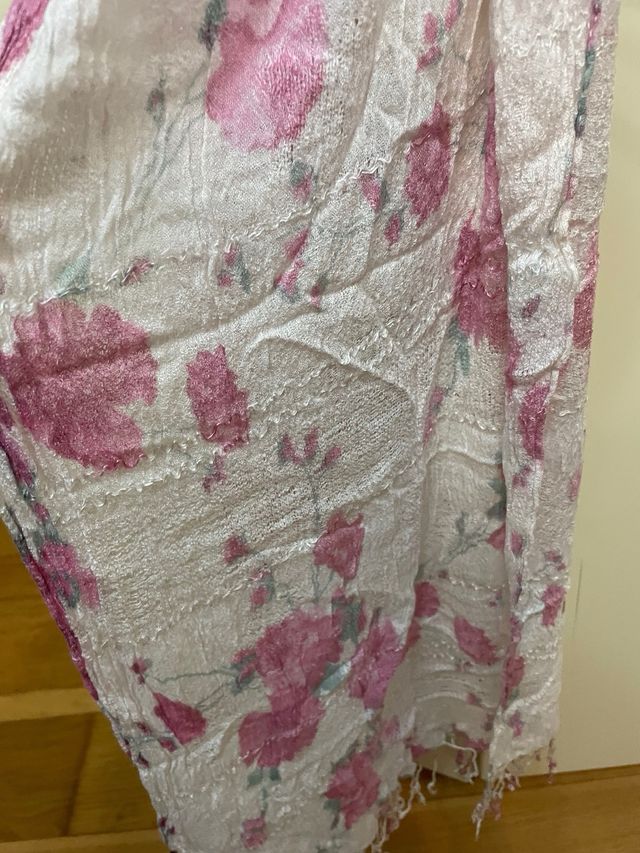 pañuelo rosa blanco