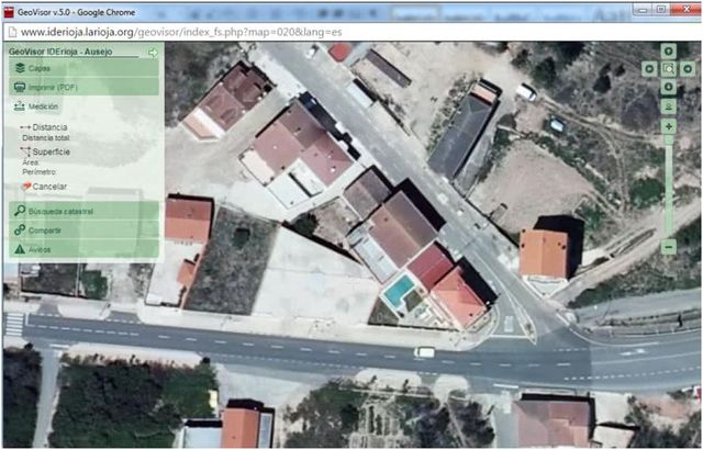 Edificio completo en pueblo de Rioja.