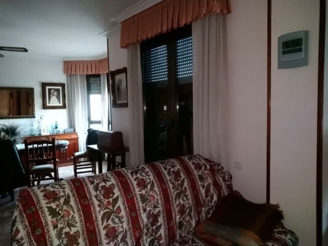 Edificio completo en pueblo de Rioja.