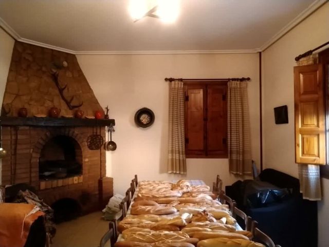 Edificio completo en pueblo de Rioja.