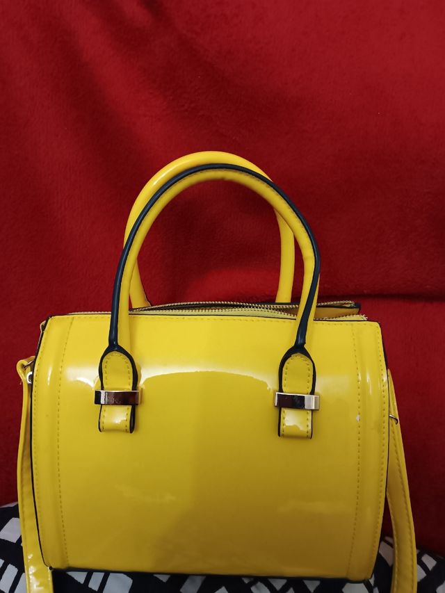 Bolso amarillo Cristian Lay