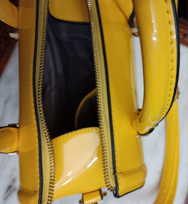 Bolso amarillo Cristian Lay