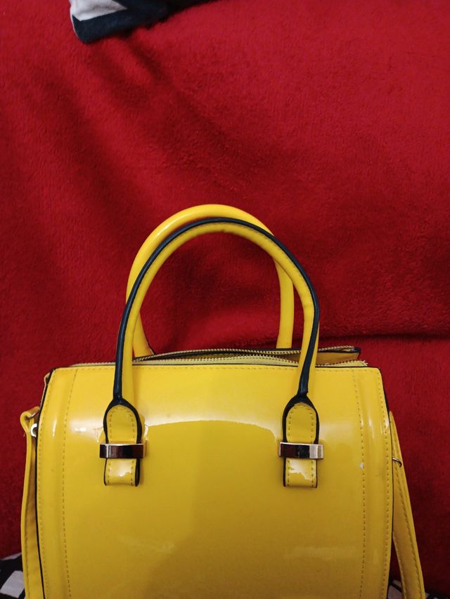 Bolso amarillo Cristian Lay