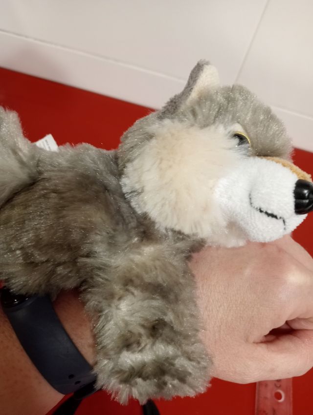 Peluche presión lobo WILD REPUBLIC