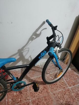 Bicicleta BTWIN tamaño mediano 