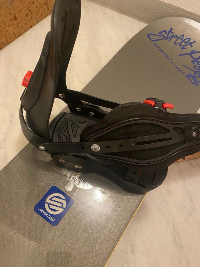 Snowboard freestyle Santa Cruz