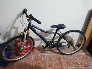 Bicicleta BTWIN tamaño mediano 