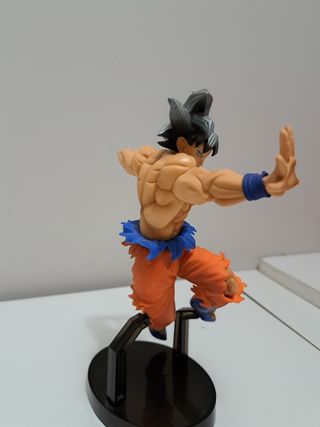 Figura goku bampresto