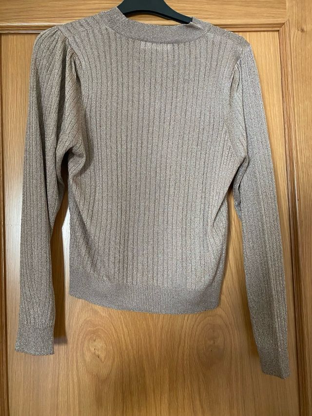 Camisola com tecido brilhante