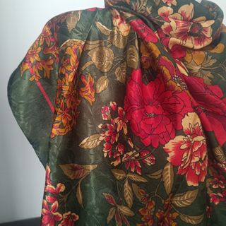 Pañuelo Jaquard Verde y Flores