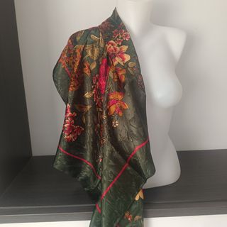 Pañuelo Jaquard Verde y Flores