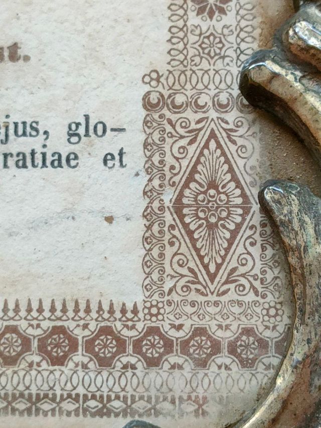 Prezioso cartagloria sec XIX con testo in latino