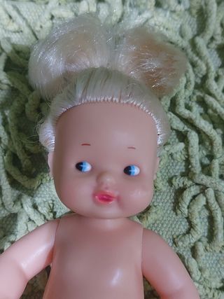 MUÑECA BARRIGUITA DE LA MARCA FAMOSA