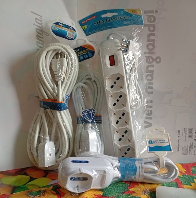 materiale elettrico Prolunghe Multiprese e accesso