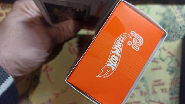 Hot Wheels Rodger Dodger ID Dorado