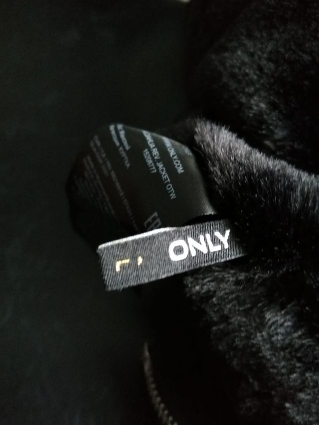 Abrigo negro reversible (L) Only