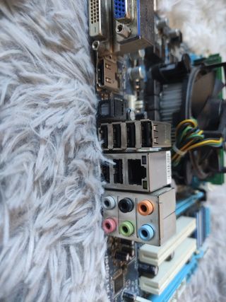 Placa gigabyte con procesador Intel i5 y RAM