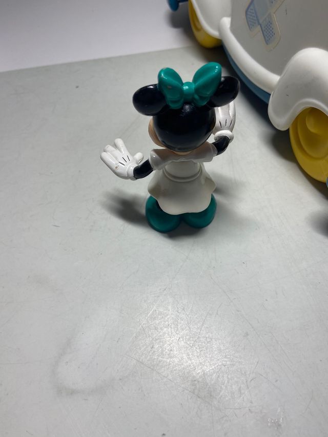 Ambulancia Mickey Mouse