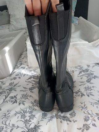 Botas altas piel negras