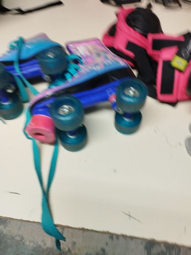 Patines 4 ruedas talla 34