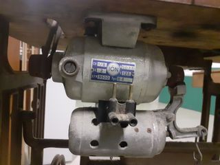 Máquina de coser industrial.